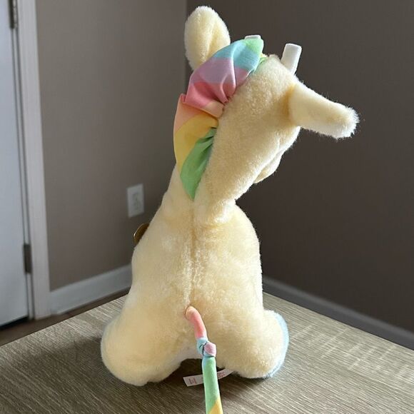 NWOT … BANTAM “Wind Up” Musical Moving Giraffe - Picture 2 of 4
